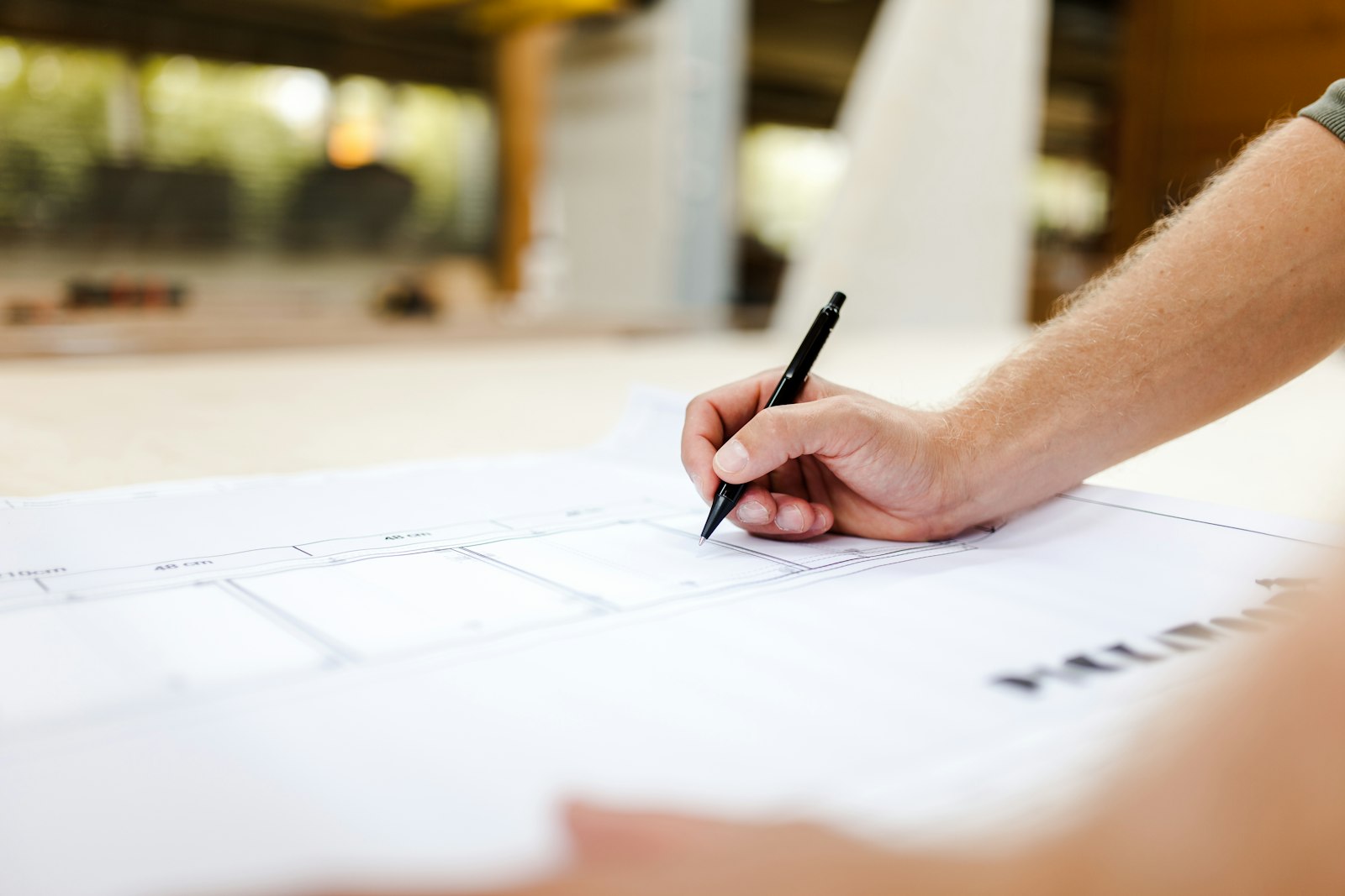 Designforslag med materialeprøver og én fast pris